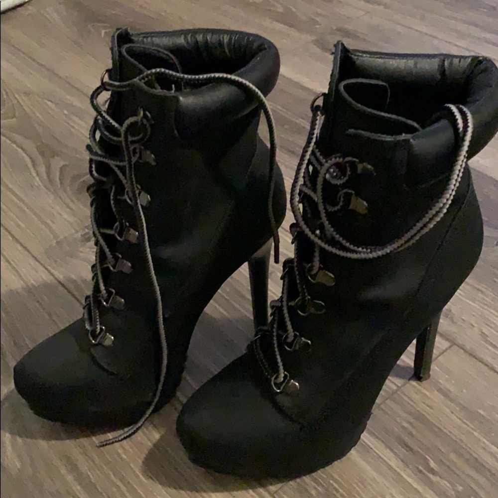 Heel boots